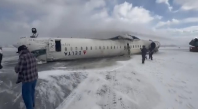 Aereo si capovolge durante l'atterraggio all'aeroporto di Toronto – Il video