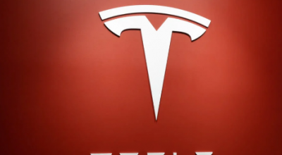 Tesla richiama negli USA 700.000 veicoli per il malfunzionamento della spia TPMS