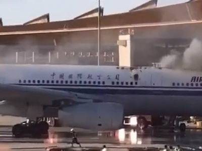 Cina: aereo prende fuoco all'aeroporto di Pechino, passeggeri evacuati.