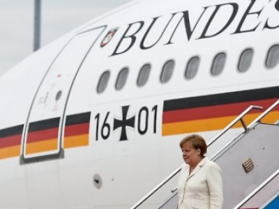 Aereo in cui viaggiava la cancelliera tedesca Angela Merkel costretto ad atterraggio in emergenza