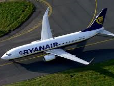 Passeggero colto da malore, volo Ryanair torna all’aeroporto di Manchester subito dopo il decollo