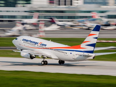 Il motore di uno SmartWings Boeing 737-800 si spegne in volo, l'equipaggio continua il volo a Praga per altre 2 ore e 20 minuti con il motore rimanente