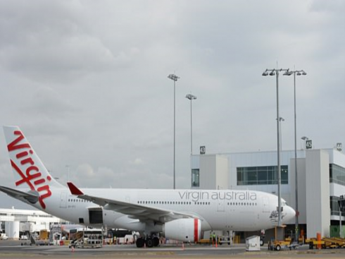 Un volo infernale: "impazzisce" su un aereo Virgin Australia e minaccia di uccidere gli altri passeggeri se il pilota non atterra immediatamente