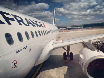 Volo Air France da Parigi a Bologna, fumo a bordo: aereo atterra a Milano