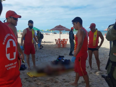 Dramma in Brasile! Un uomo ubriaco è stato aggredito da uno squalo mentre faceva pipì in mare. 