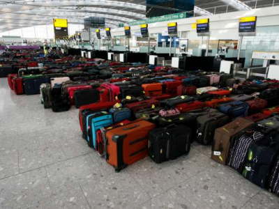 Chiusura aeroporto Linate disagi per la consegna dei bagagli. Proteste all'aeroporto di Malpensa
