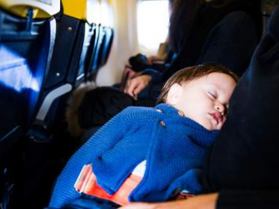 Anche i neonati in viaggio con Ryanair pagheranno il biglietto