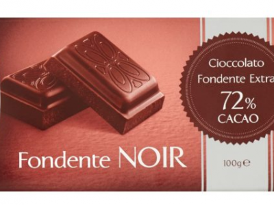 Frammenti di plastica dura, Ministero della Salute richiama cioccolato fondente noir : “Non consumatelo”. 