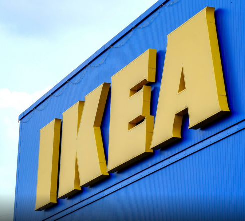 “Stop a ogni utilizzo”, Ikea richiama alcuni caricatori mobili universali a causa del rischio di incendio