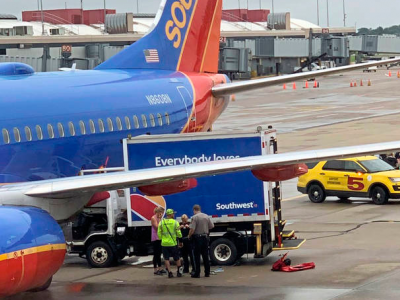 Stati Uniti, furgoncino del catering contro Boeing 737 della Southwest Airlines: passeggeri a terra