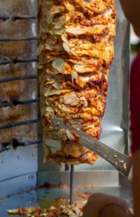 Kebab alla salmonella in Europa. In Austria è morto un uomo