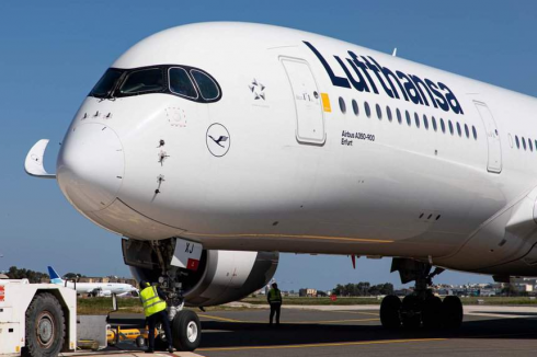 Volo Lufthansa da Monaco a Lamezia-Terme, problemi a un motore