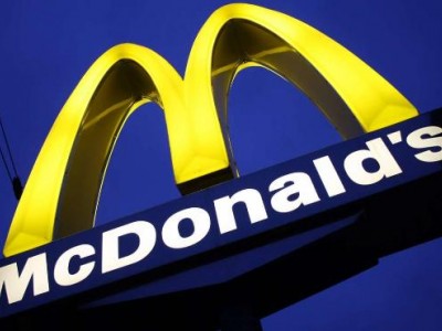 "Dannata negra" dipendente McDonald's insulta cliente per il colore della pelle