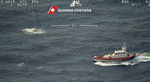 Doppia tragedia in mare: naufragio di migranti al largo delle coste calabresi e di Lampedusa, oltre 70 tra morti e dispersi