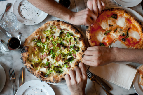 Una catena di ristoranti sudafricani ha appena lanciato la pizza alla cannabis
