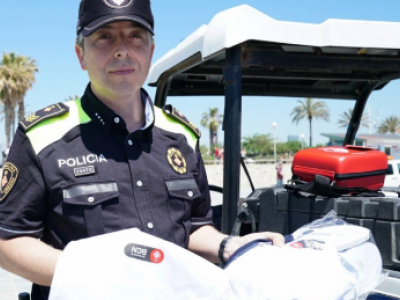 Furti in spiaggia? A Barcellona la Polizia Municipale non ti lascia "in mutande"