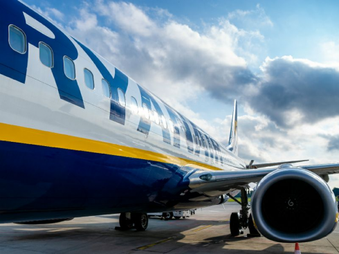 Volo Ryanair FR-3938 da Bologna a Bruxelles, fumo in cambusa, atterraggio di emergenza