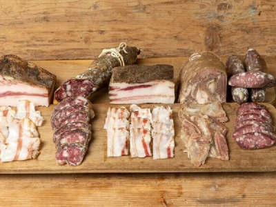 Presenza di Listeria, richiamate diverse tipologie di carne usate per confezionare i salumi