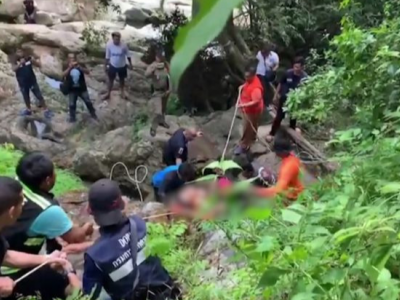 Thailandia, turista francese muore precipitando in una cascata mentre fa un selfie