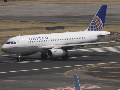 Corpo di clandestino trovato nel carrello di aereo in atterraggio all'aeroporto di Kahului a Maui nelle Hawaii 